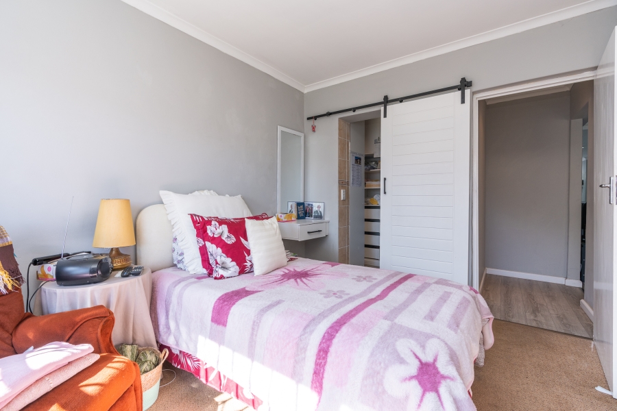 4 Bedroom Property for Sale in Thornton Western Cape